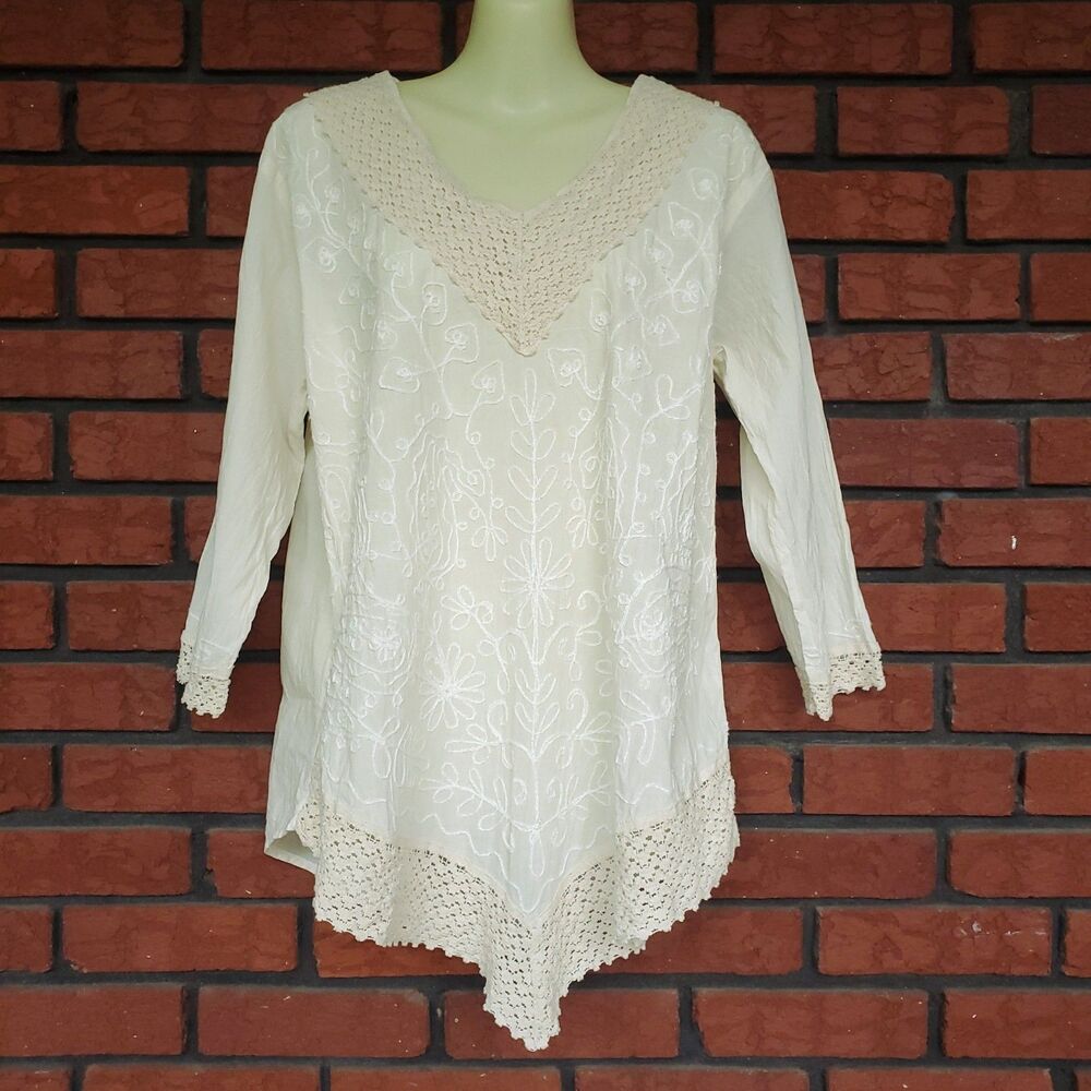 Royal Moda Tunic L 40 Embroidered Floral 3/4 Sleeve Boho Western Peasant Cream